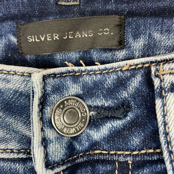 Silver Jeans. Avery Slim Bootcut. Size W 26. Inseam 32. - Picture 3 of 13